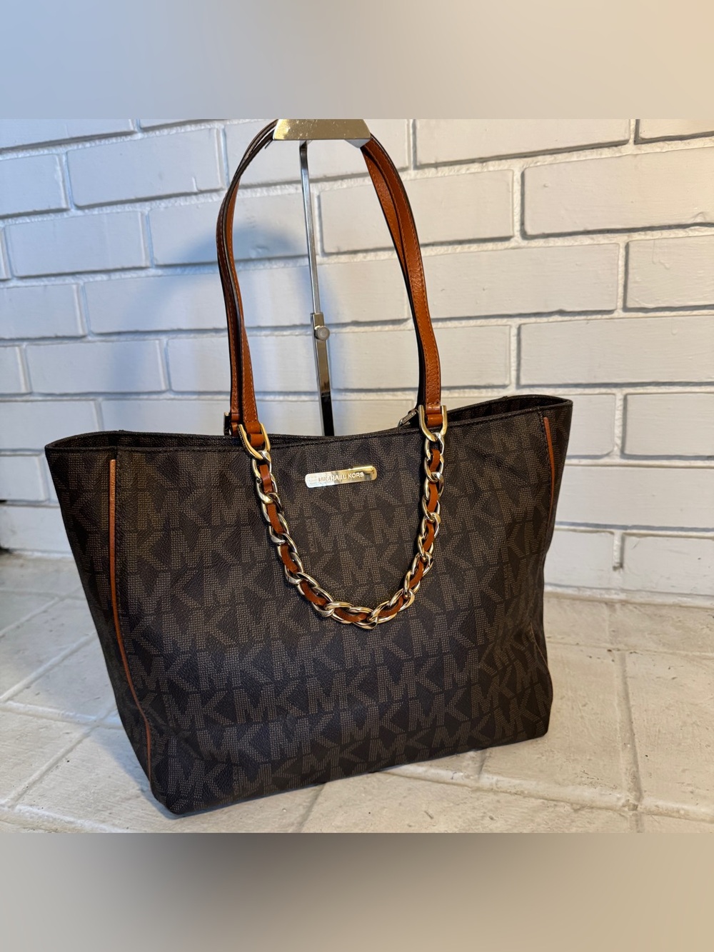 Michael Kors Jet Set Large Signature Chain Tote Bag - Like New!
